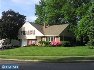 1010 Crozer Ln, Springfield, PA 19064