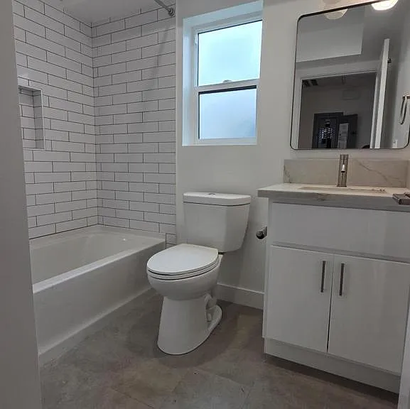 917 1/2 N Ridgewood Pl — Photo 16