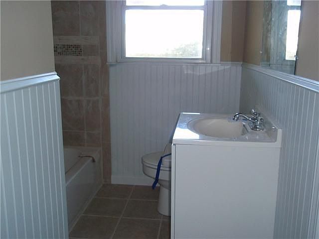 2nd image of 4043 Doral Dr