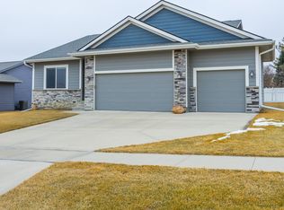 1105 Hunter Ct, Adel, IA 50003