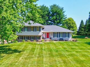 2642 Canterbury Rd, Muscatine, IA 52761