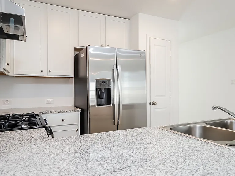 2907 Millikan Dr — Photo 8