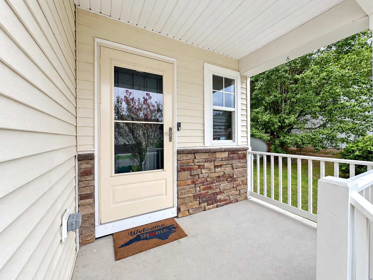 4 bed, 2008 sqft, $2,300 — Photo 4