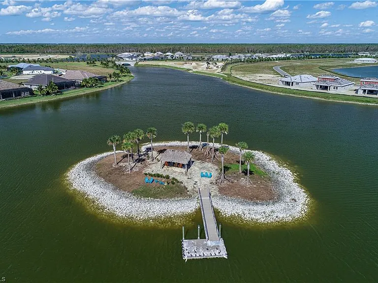 14559 Edgewater Cir — Photo 36