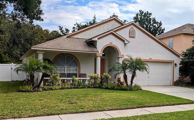 1st image of 574R Lake Cypress Cir