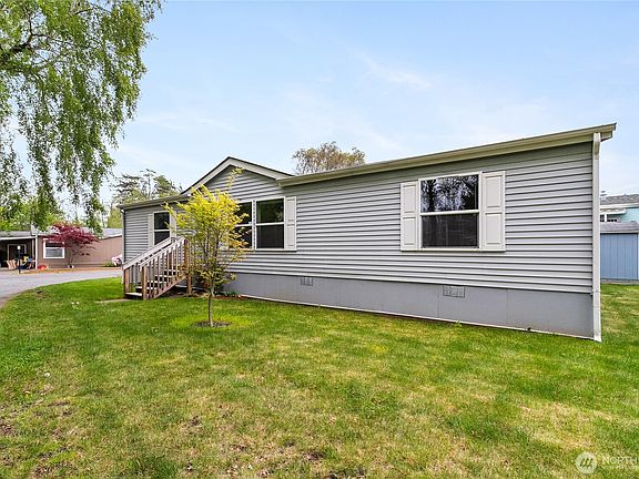 2nd image of 2350 Douglas Road #30B