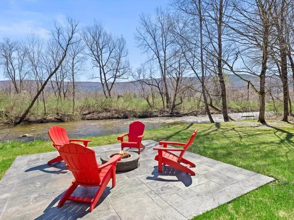 95 Battenkill Lane, Manchester, VT 05255