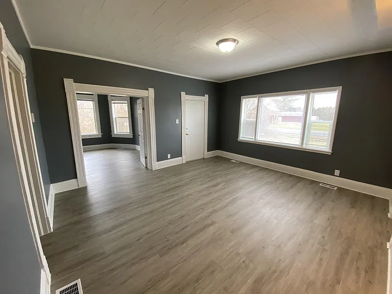1601 N McKinley Ave — Photo 5