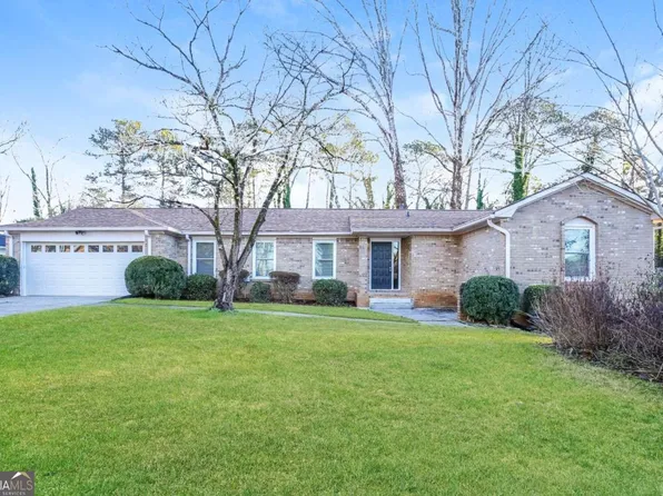 282 Somerset Ct, Lawrenceville, GA 30044