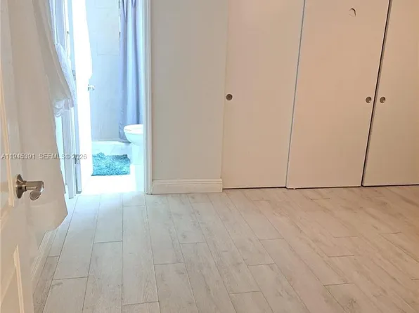 2220 N 57th Way, Hollywood, FL 33021