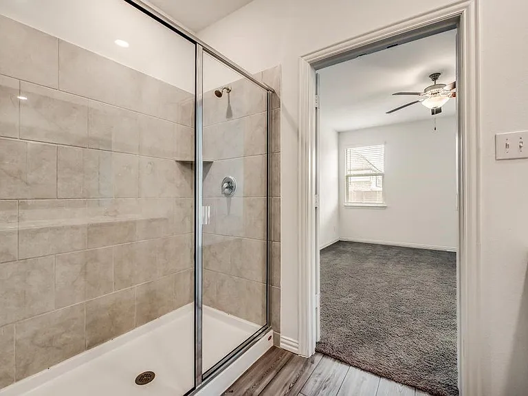 5836 Priory Dr — Photo 18