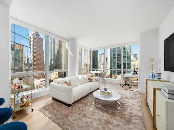 400 Park Avenue South image 1 of 17