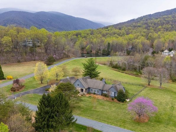 27 Black Walnut Ln, Nellysford, VA 22958