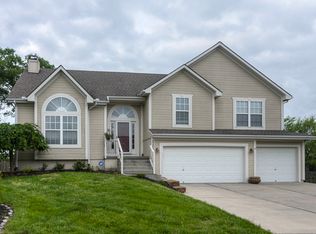 2209 SW Post Oak Rd, Lees Summit, MO 64082