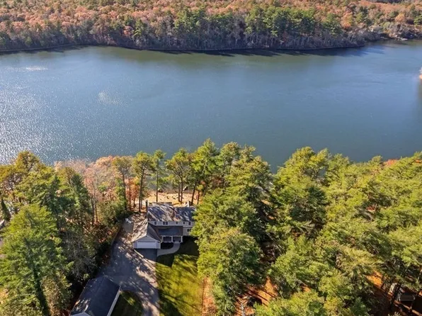 31 Larkspur Ln, Plymouth, MA 02360