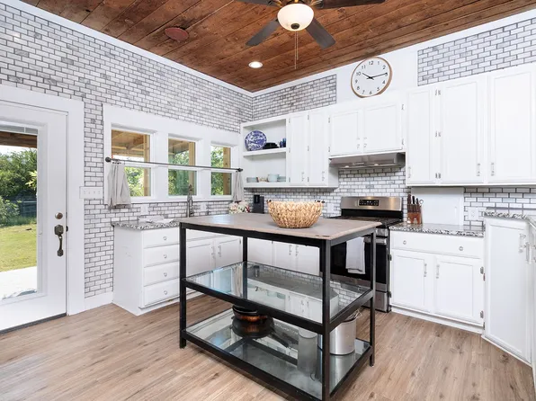 402 N Oak St, Richland Springs, TX 76871