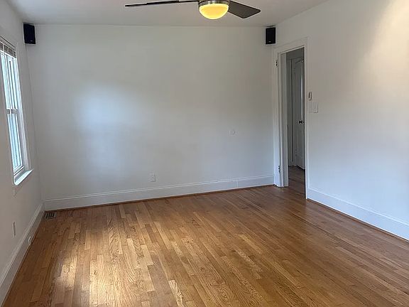 5th image of 1381 Quarles Ave SE