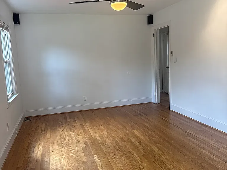 1381 Quarles Ave SE — Photo 5