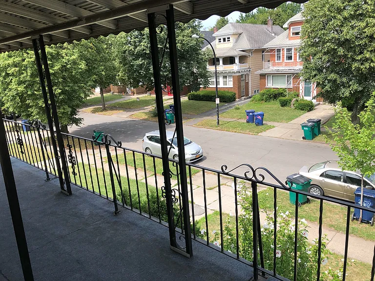 269 Lisbon Ave — Photo 8