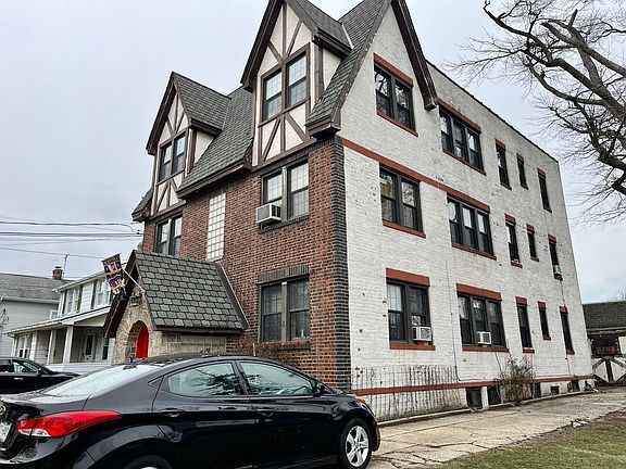 2nd image of 162 Grant Ave APT 5
