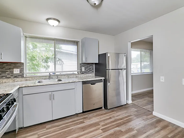 1495 Tremont Dr — Photo 16