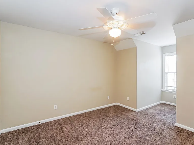 100 Homestead Ln — Photo 12
