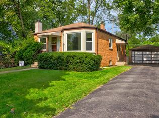 208 N Lakeshore Dr, Mundelein, IL