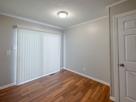18 Lucy Ln-12_07102025