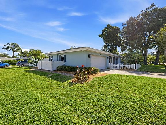 3rd image of 3733 Harbor Heights Dr