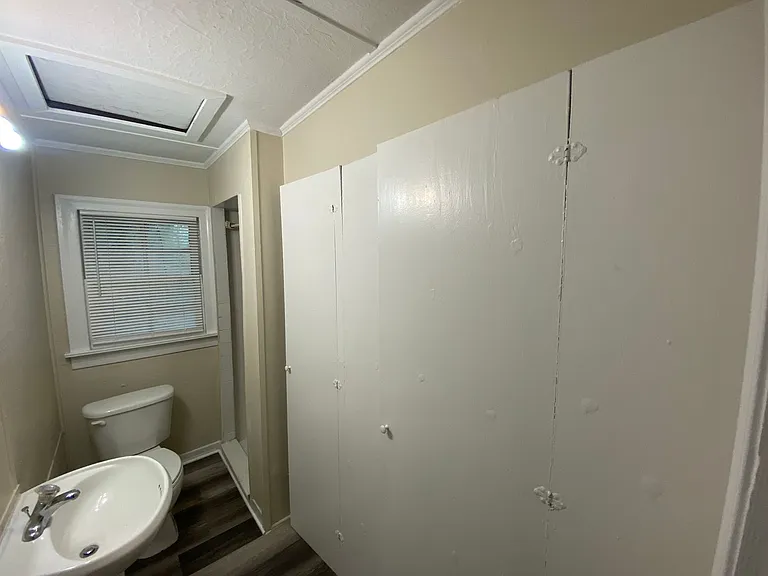 2317 Bertha St — Photo 9