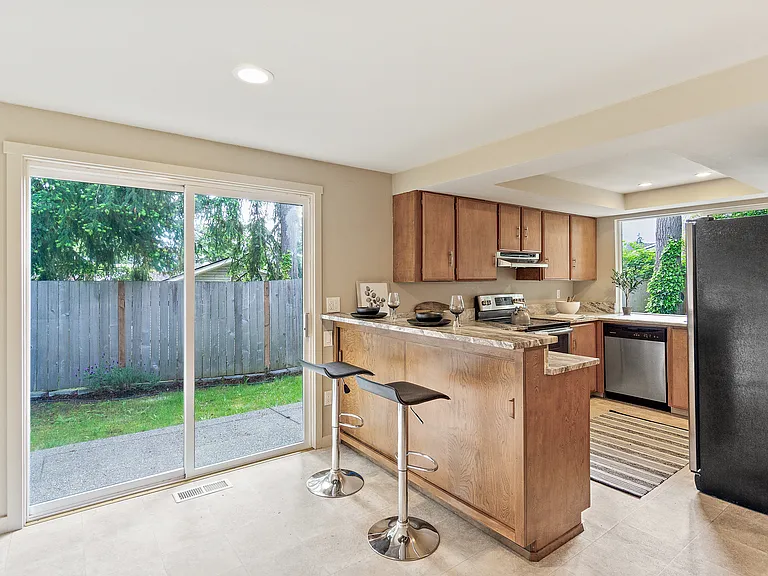 17215 NE 16th Pl — Photo 9