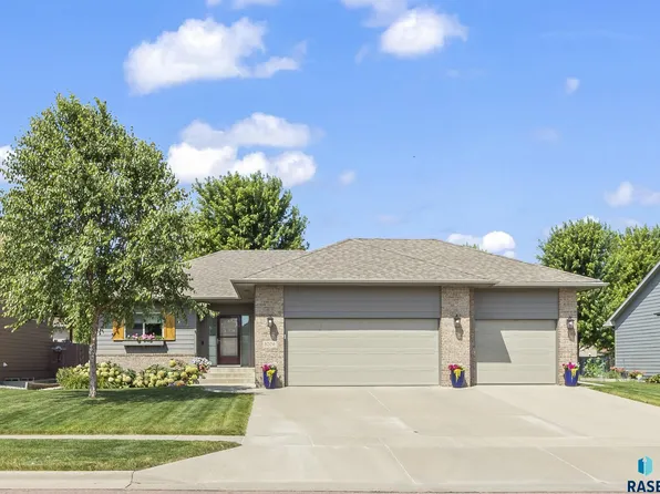 5209 S Sirocco Ave, Sioux Falls, SD 57108