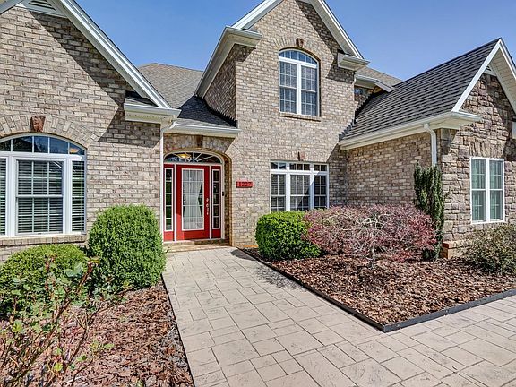 5th image of 1227 Carlton Pl