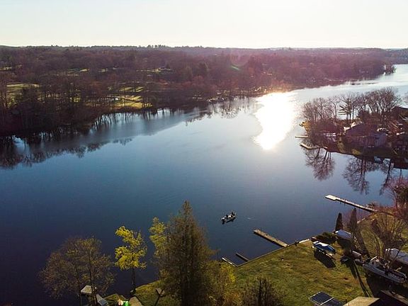 4th image of 138 Waterman Lake Dr