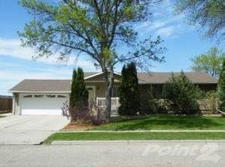 609 23rd Ave NE, Aberdeen, SD 57401