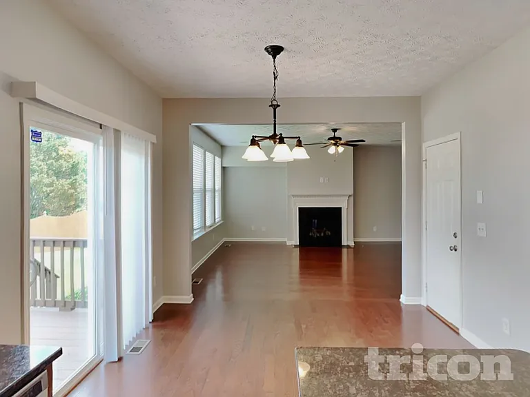 6429 Sunnywood Dr — Photo 5