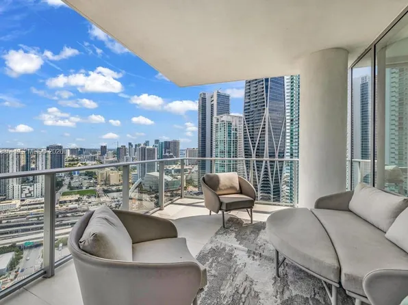 851 NE 1st Ave #3401, Miami, FL 33132