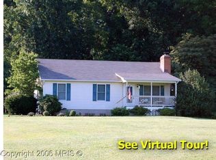6856 Hermitage Dr, Marshall, VA 20115