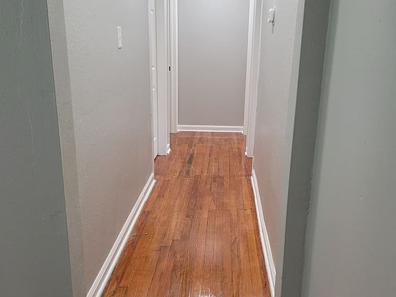 4th image of 1016 Avenue F