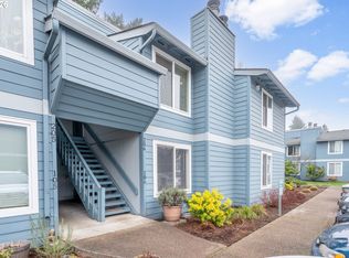 2330 SE Brookwood Ave APT 206, Hillsboro, OR 97123