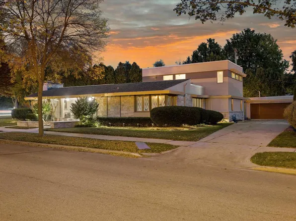 2415 East Kensington BOULEVARD, Shorewood, WI 53211