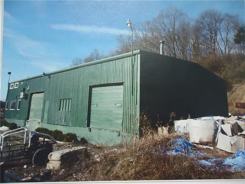 2nd image of 1534 Linn Run Rd