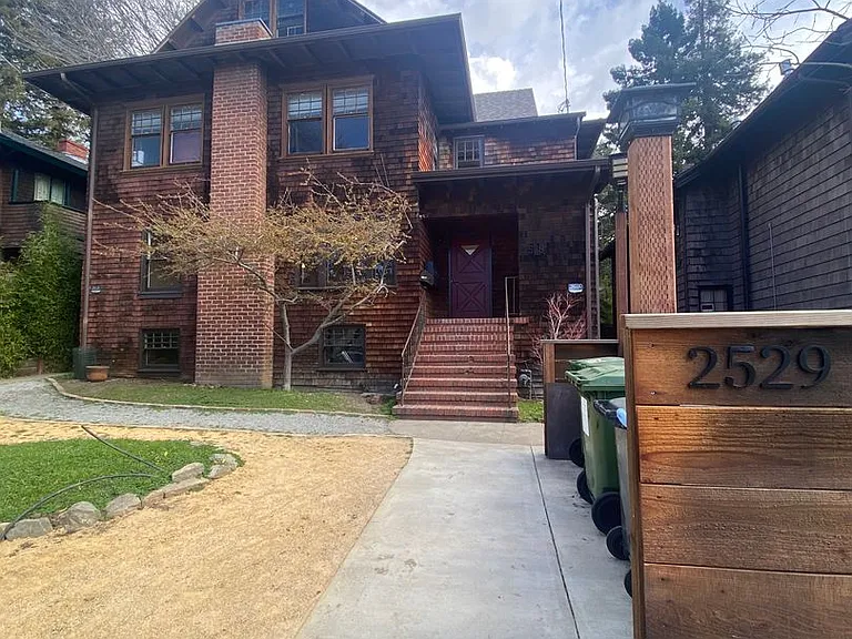 2529 Etna St — Photo 12