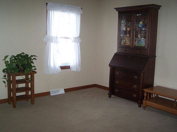 3rd image of 145 Green Dr