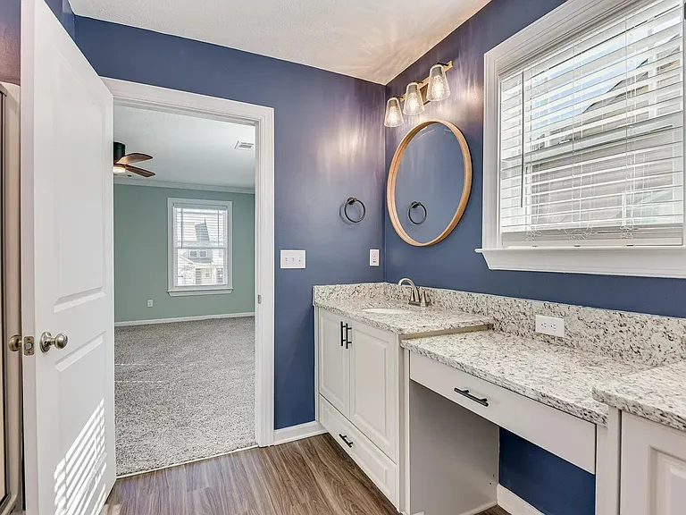 540 Vinings Dr — Photo 32