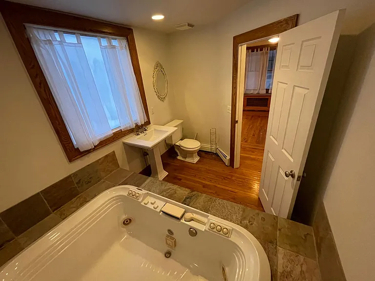 319 Dewey St — Photo 11