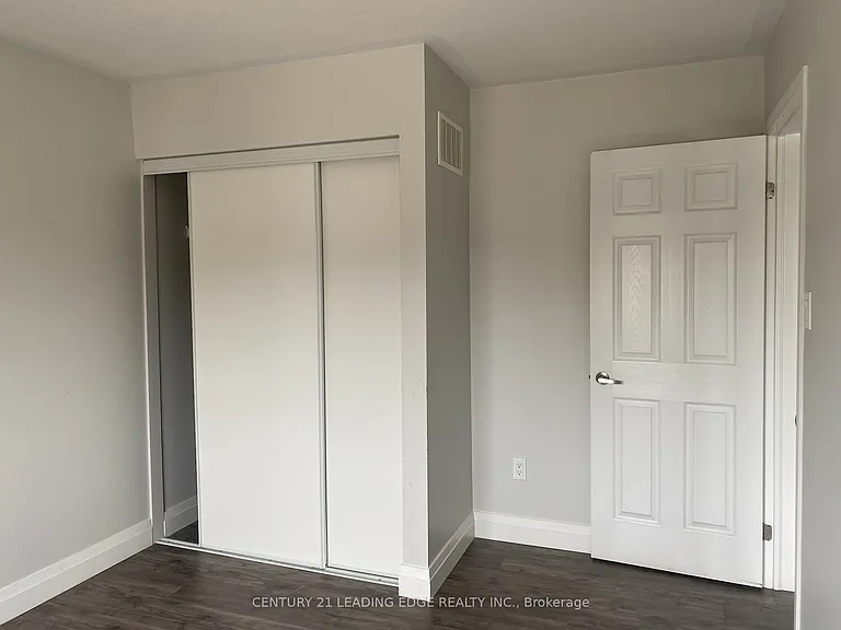 33 Glenvista Dr — Photo 6