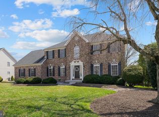 13 Bradley Dr, Wilmington, DE 19803