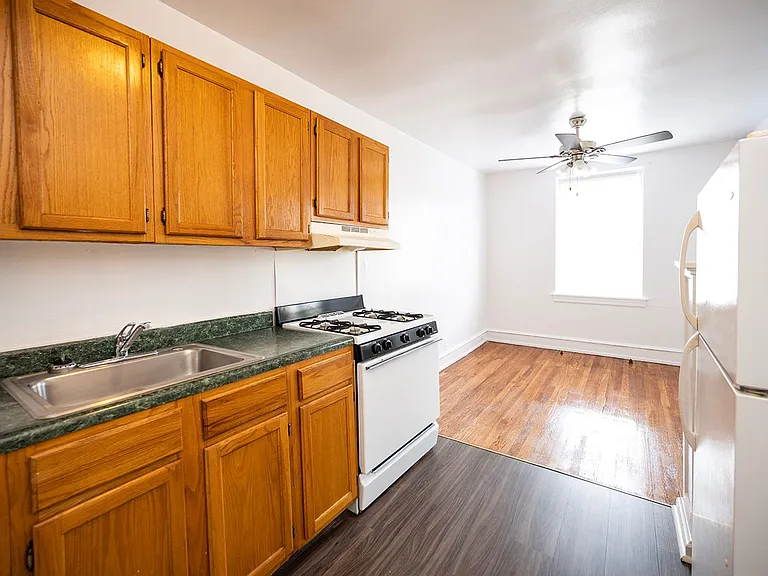 English Manor Apartments- Beautifully kept secret in Mt. Airy — Photo 24