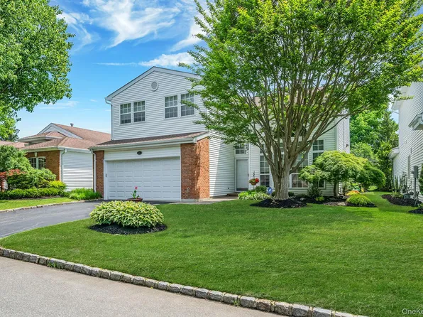 15 Hamlet Drive, Commack, NY 11725